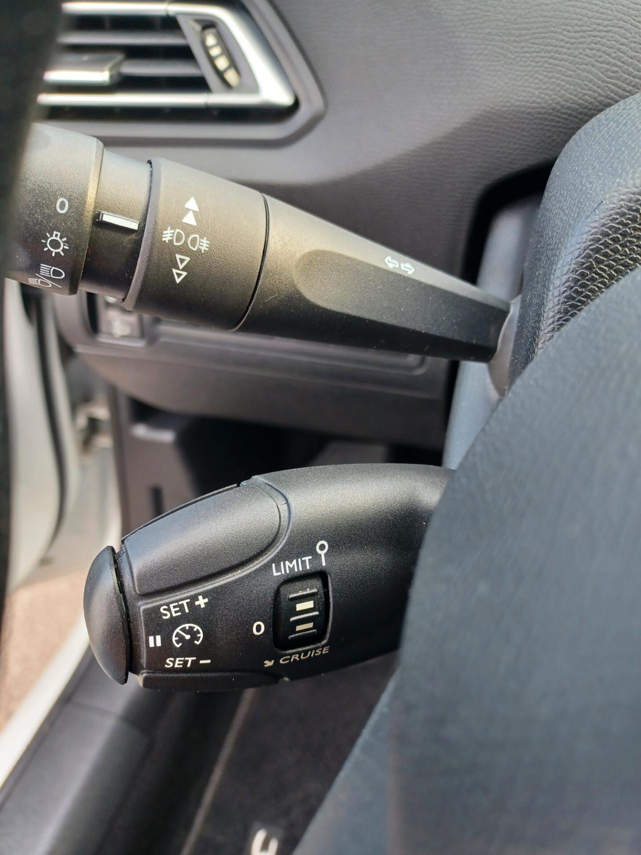 Peugeot 308 1.6 HDI 100 CV SW Active