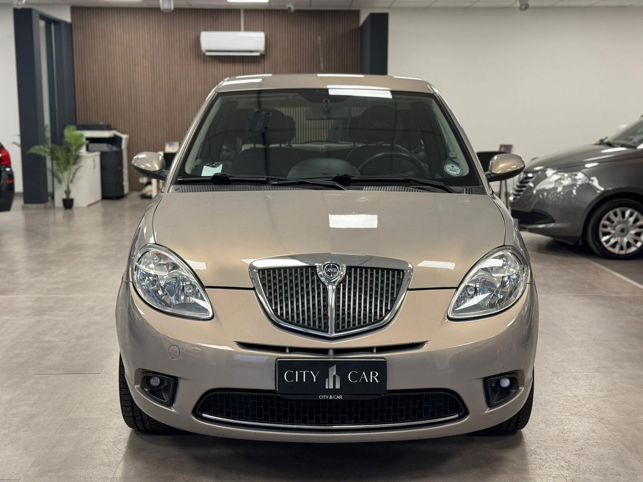 Lancia Ypsilon 1.2 Versus