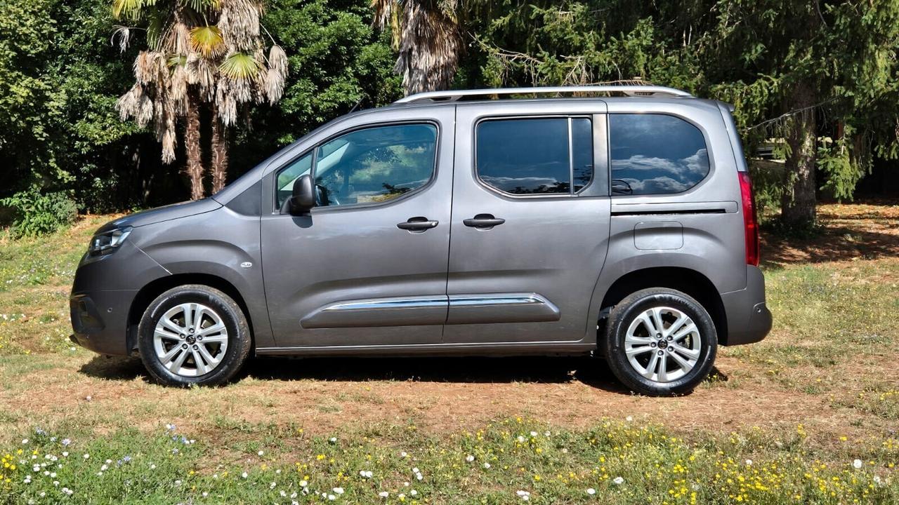 Toyota Proace City Verso 1.2 110 CV S&S Short D Executive 2021 PERFETTA leggi testo