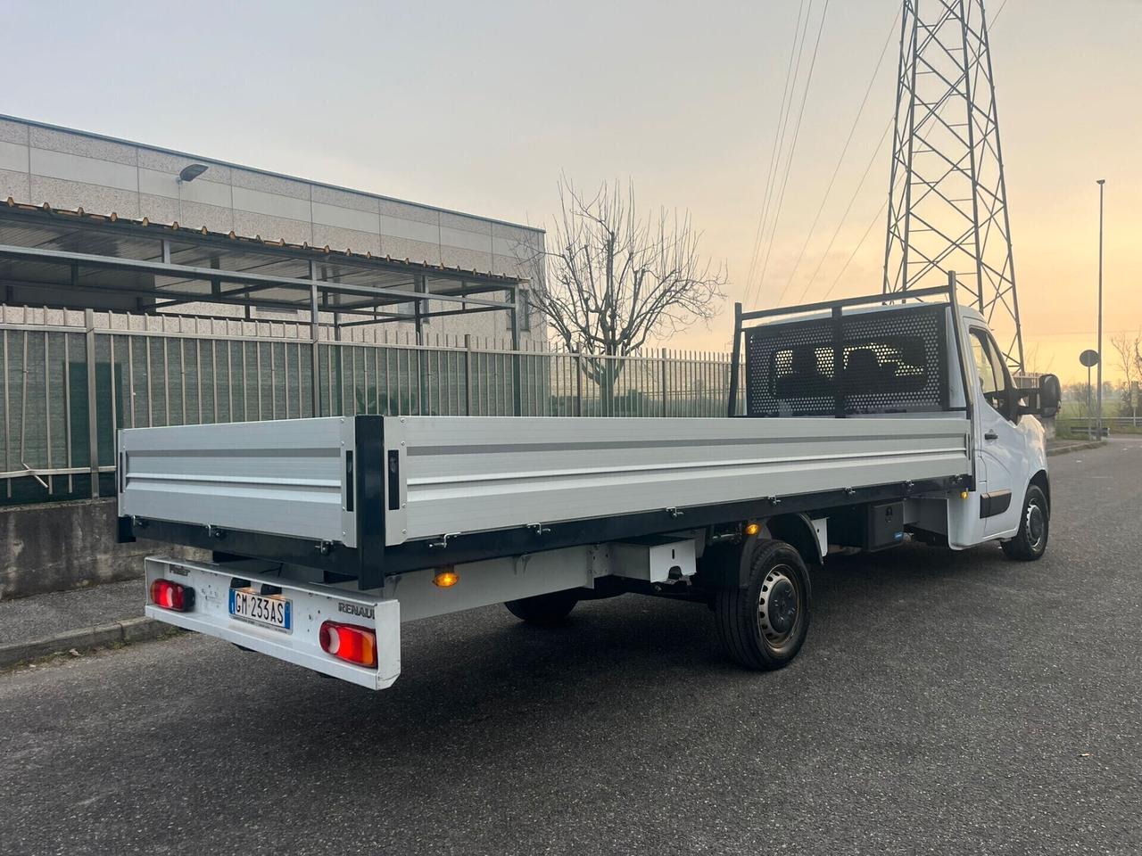 RENAULT MASTER 2.3DCI 165CV CASSONE 5.40 METRI
