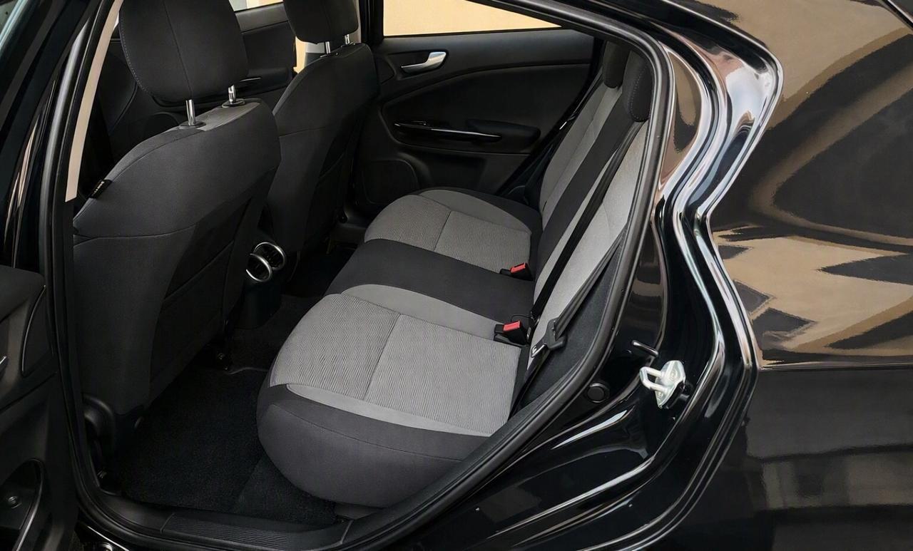 Alfa Romeo Giulietta 1.6 JTDm-2 105 CV Distinctive