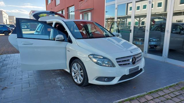 MERCEDES-BENZ B 180 CDI Executive