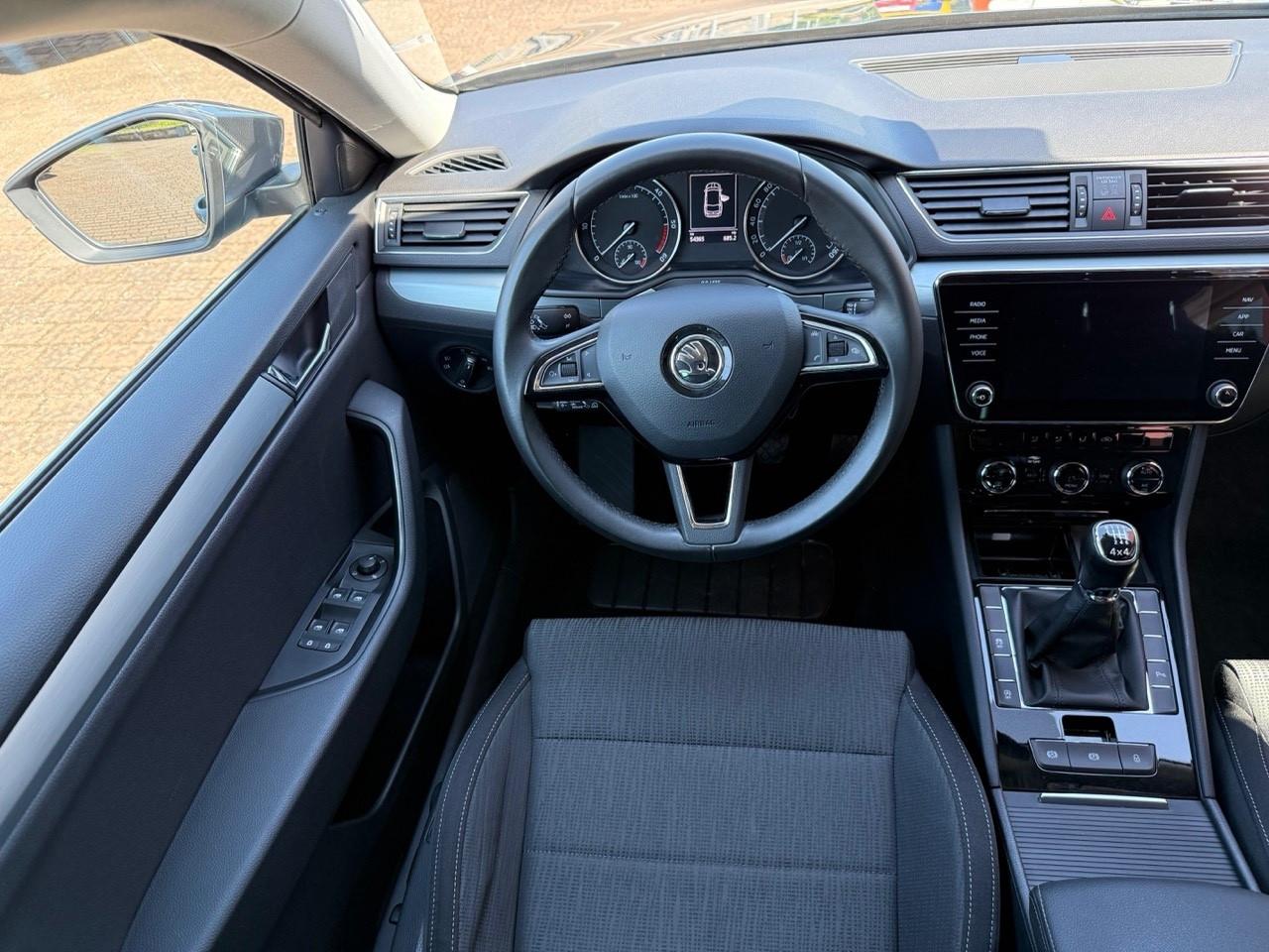 Skoda Superb 2.0 TDI 150 CV SCR 4x4 TG UFFICIALI