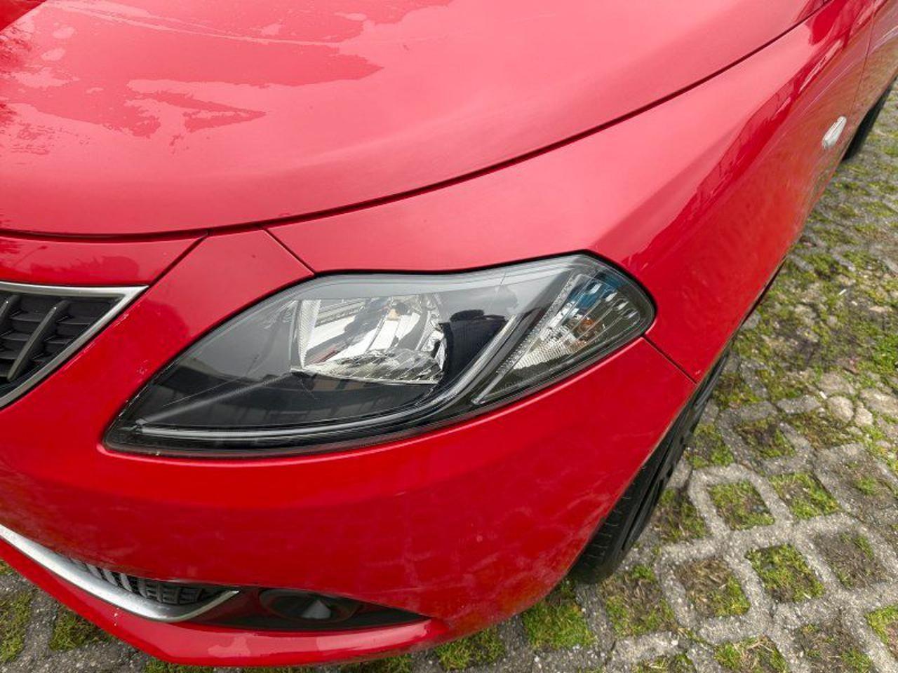 Lancia Ypsilon 1.0 FireFly 5 porte S&S Hybrid Ecochic Silver