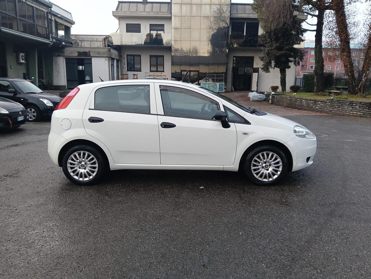 Fiat Punto 1.3 MJT II 75 CV 5 porte Easy