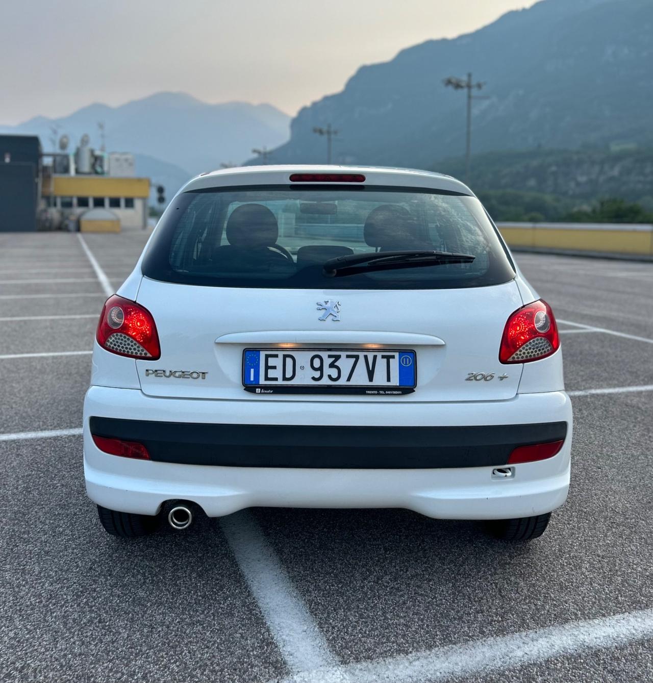 Peugeot 206 Plus 1.4 HDi 70CV 5p Neopatentati 2011