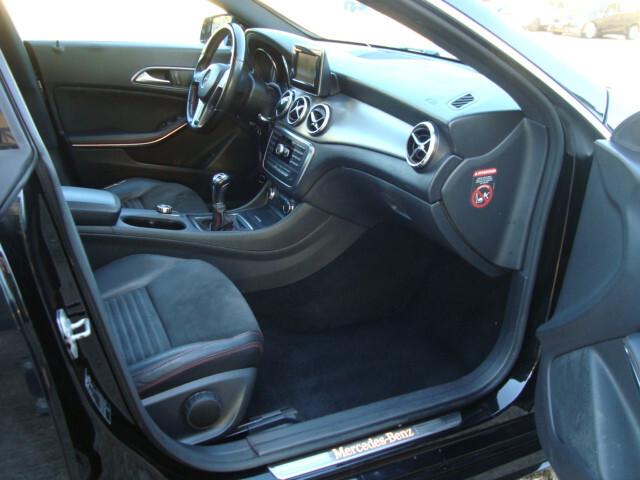 Mercedes-benz CLA 200 Premium Plus Benzina