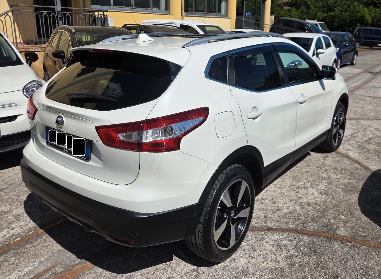 Nissan Qashqai 1.6 dCi AUTOM. NAVI CERCHI 18 FULL