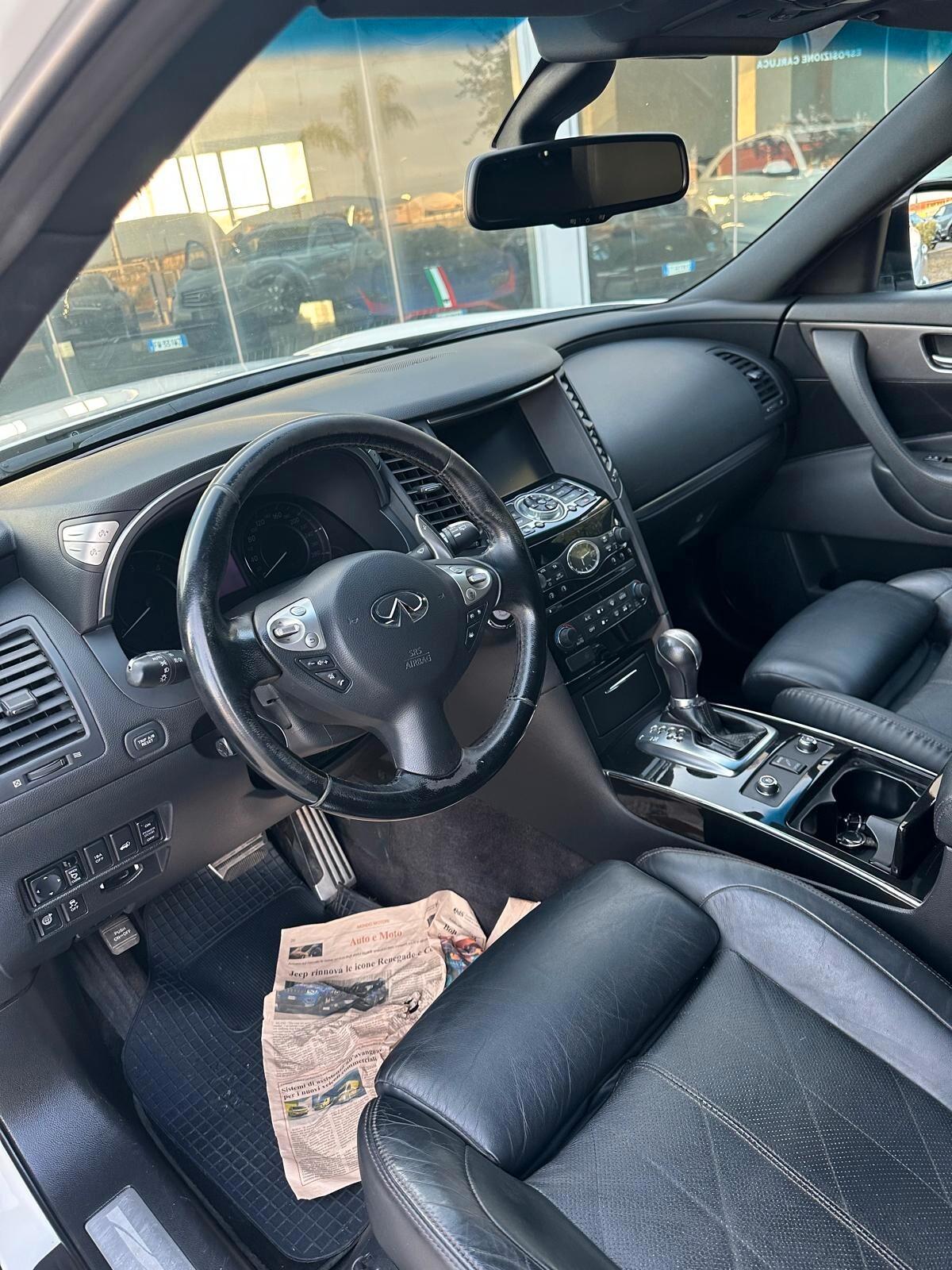 Infiniti QX70 3.0 diesel V6 AT S Premium