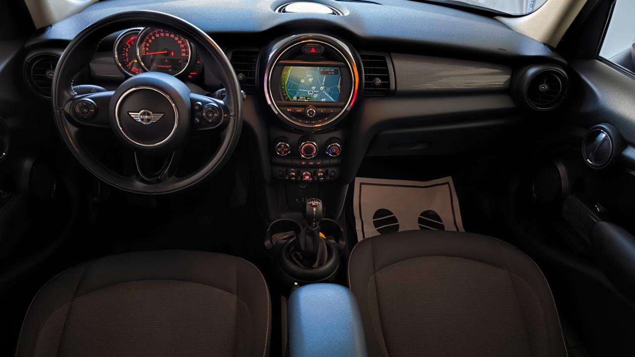 Mini 1.5 Cooper D Business 5 porte