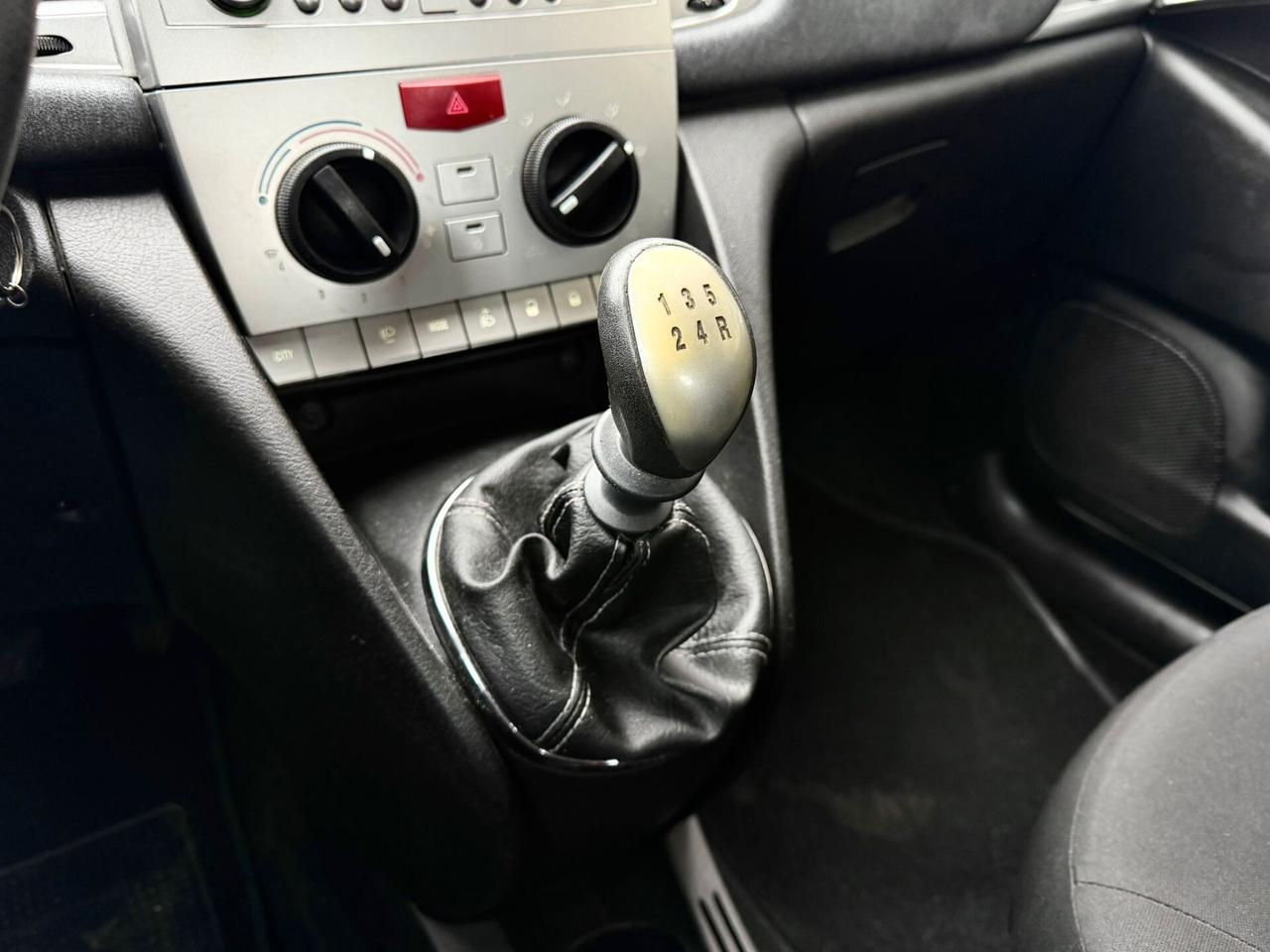 Lancia Ypsilon 1.2 69 CV Diva