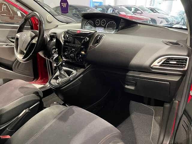 Lancia Ypsilon 1.2 69 CV 5 porte Elefantino