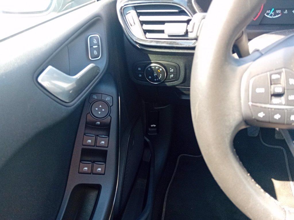 FORD Fiesta m-hybrid Titanium del 2022