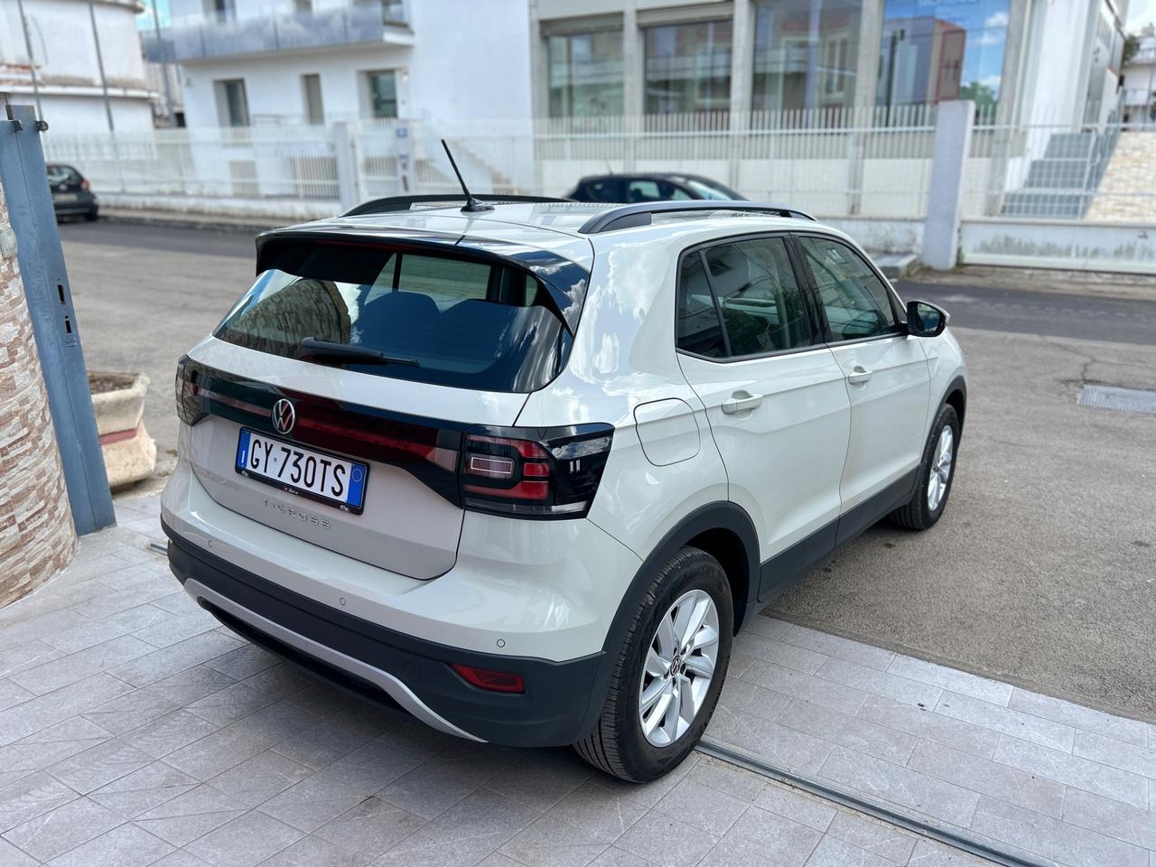 Volkswagen T-Cross 1.0 TSI-2024
