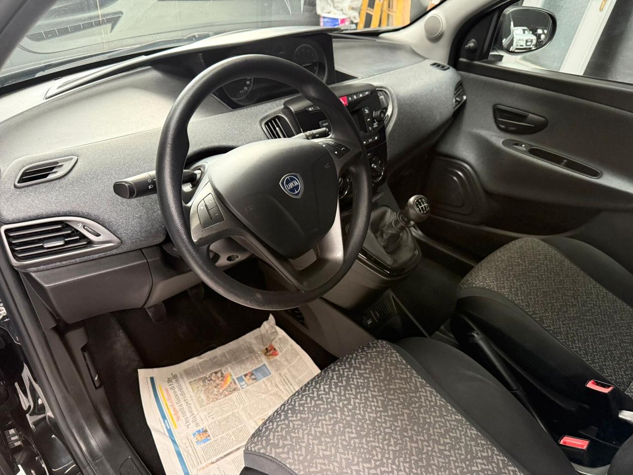 Lancia Ypsilon 1.0 FireFly 5 porte S&S Hybrid Ecochic Silver
