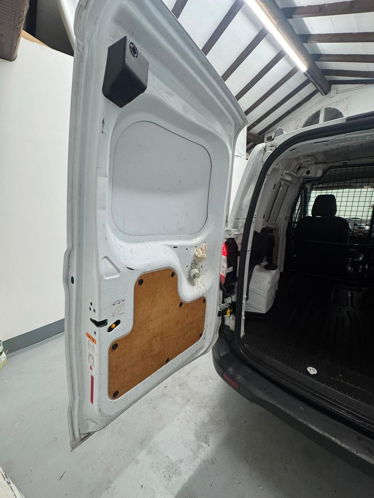 Ford transit courier 1,5 tdci 75 CV