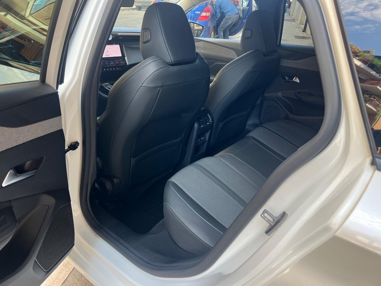 Peugeot 308 BlueHDi 130 S&S EAT8 SW Allure