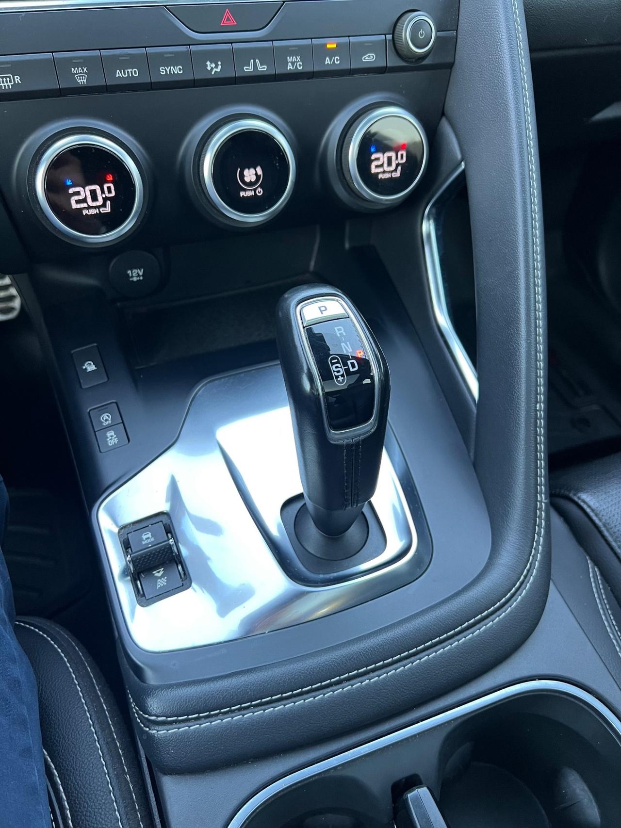 Jaguar E-Pace 2.0D 180 CV AWD R-Dynamic