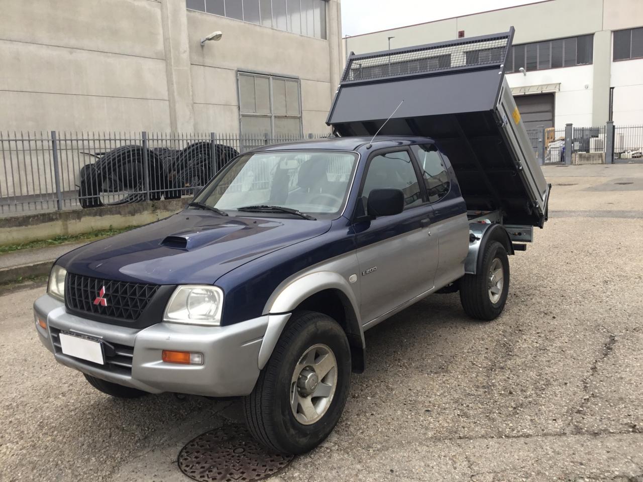 Mitsubishi L200 2.5 TDI 4WD Club cab cassone ribaltabile