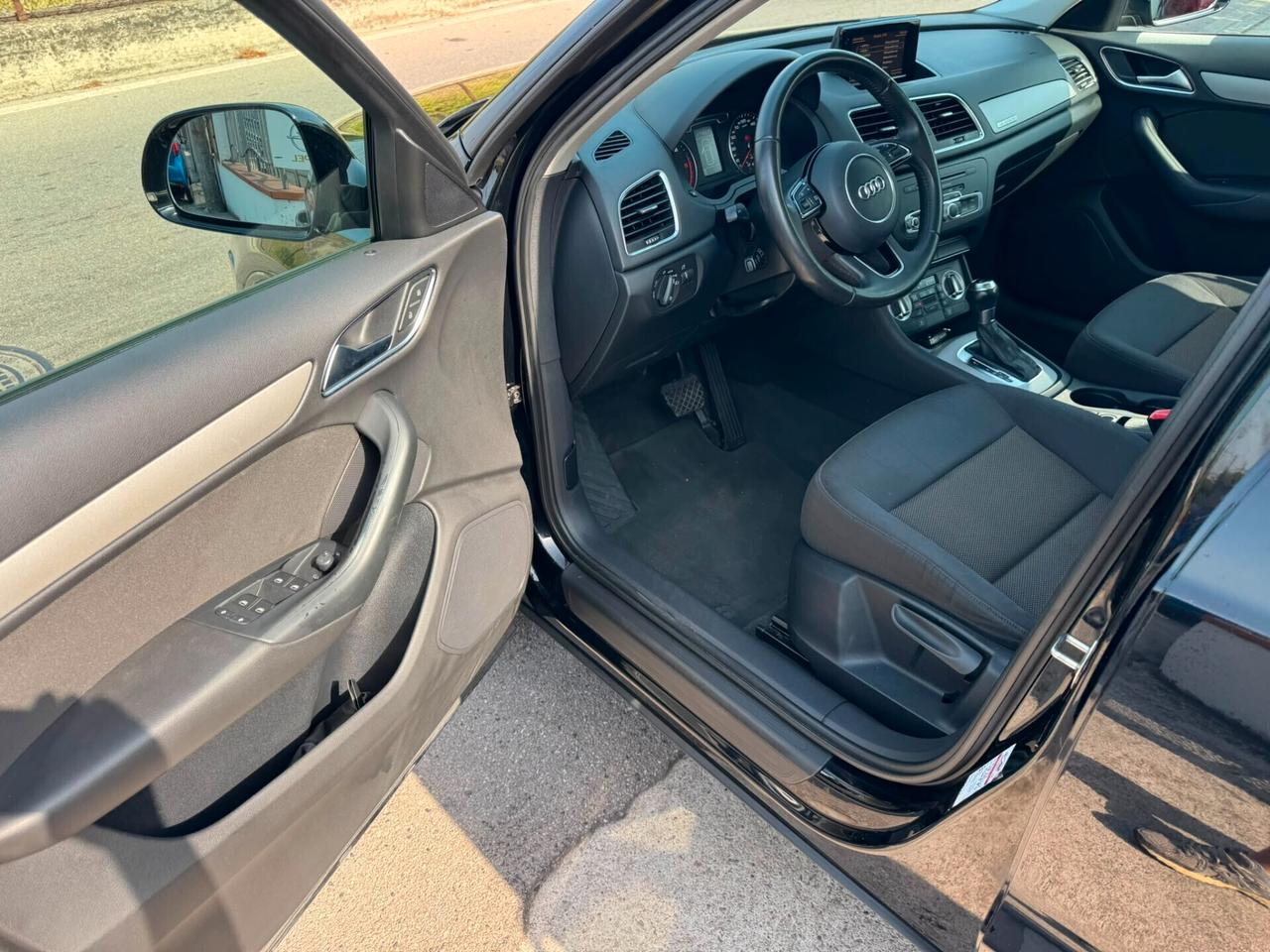 Audi Q3 2.0 TDI quattro S tronic S-Line Edition