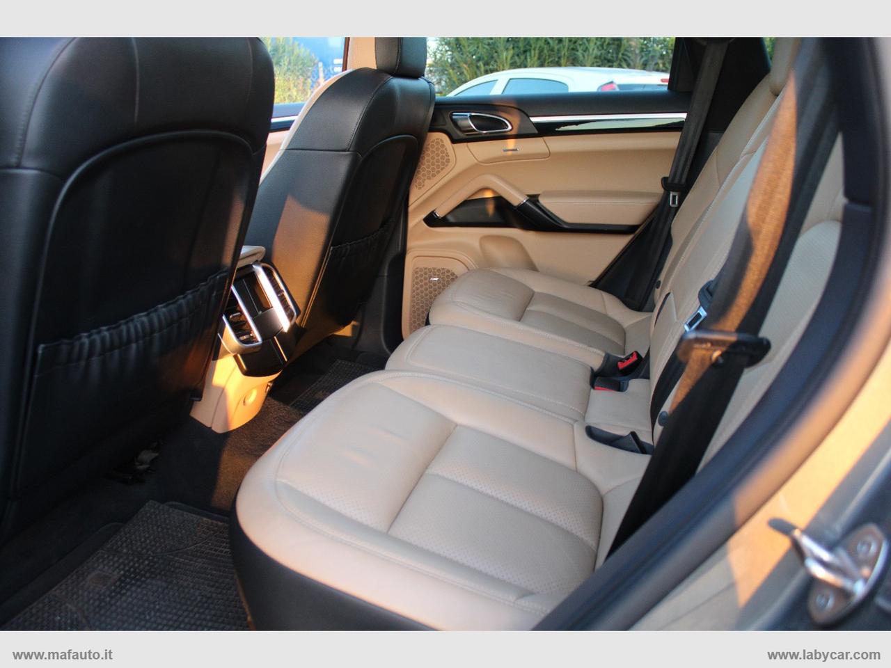 PORSCHE Cayenne 3.0 Diesel Platinum Edition