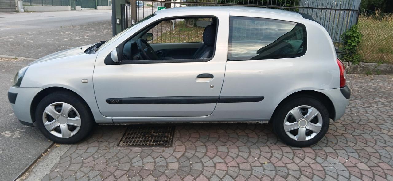 Renault Clio 1.2 cat neopatentati benzina