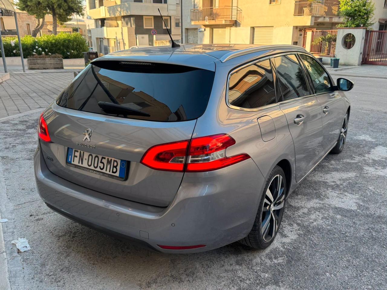 PEUGEOT 308 1.6 HDI 120 CV. S.W. ALLURE FULL FULL PERFETTA