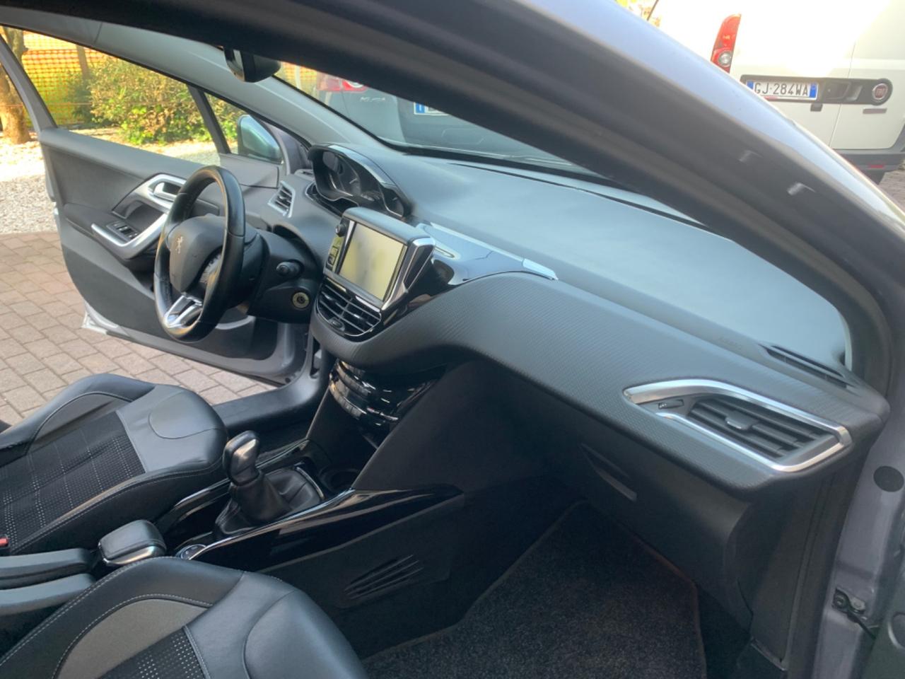 Peugeot 2008 BlueHDi 100 Allure