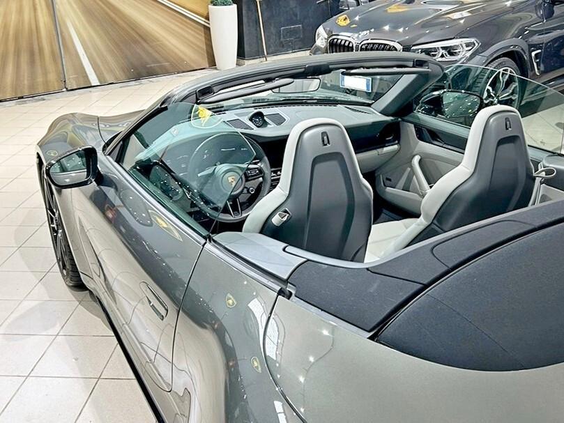 Porsche 911 Carrera 2 GTS Cabriolet