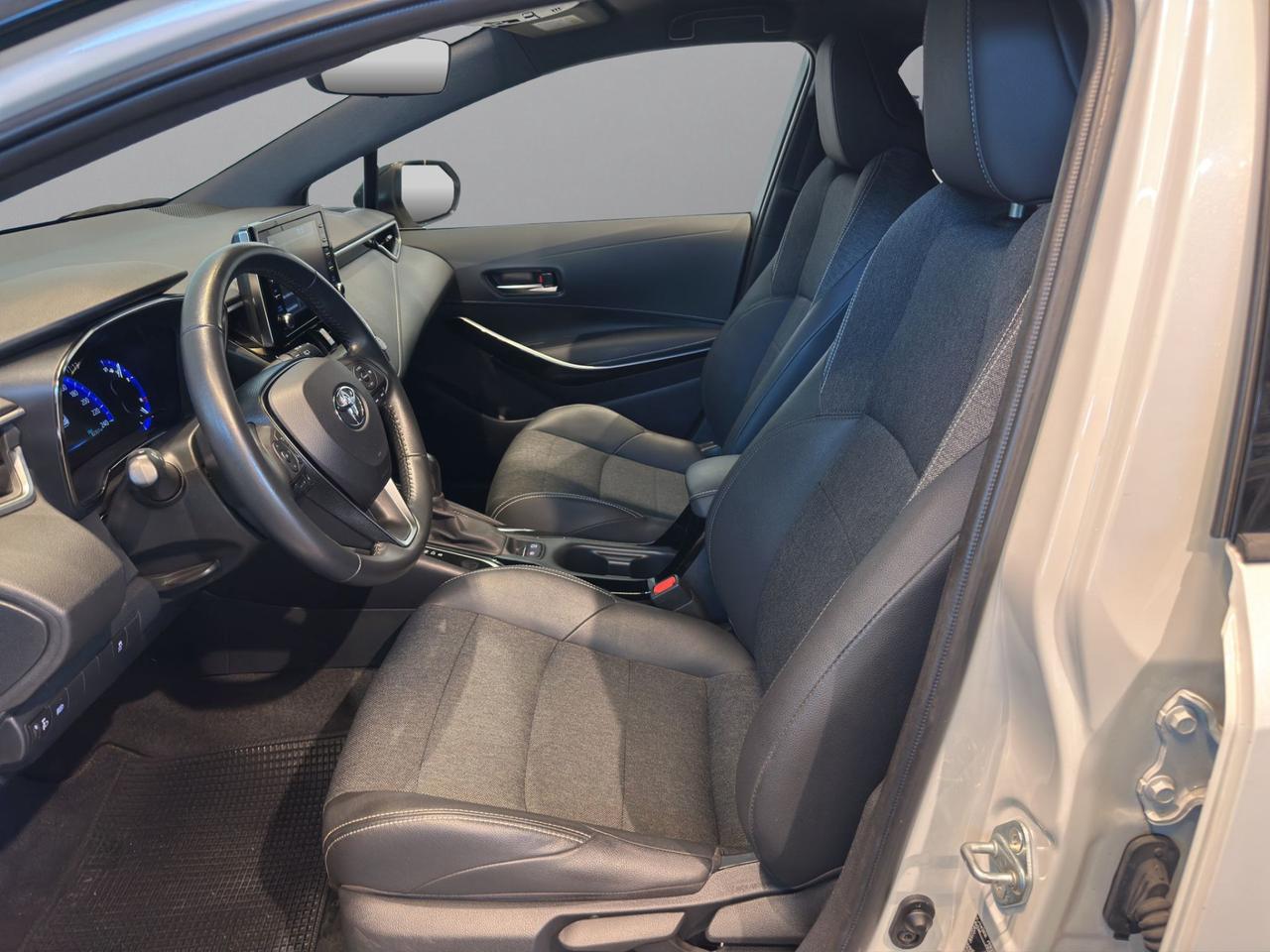 Toyota Corolla 1.8h STYLE cvt