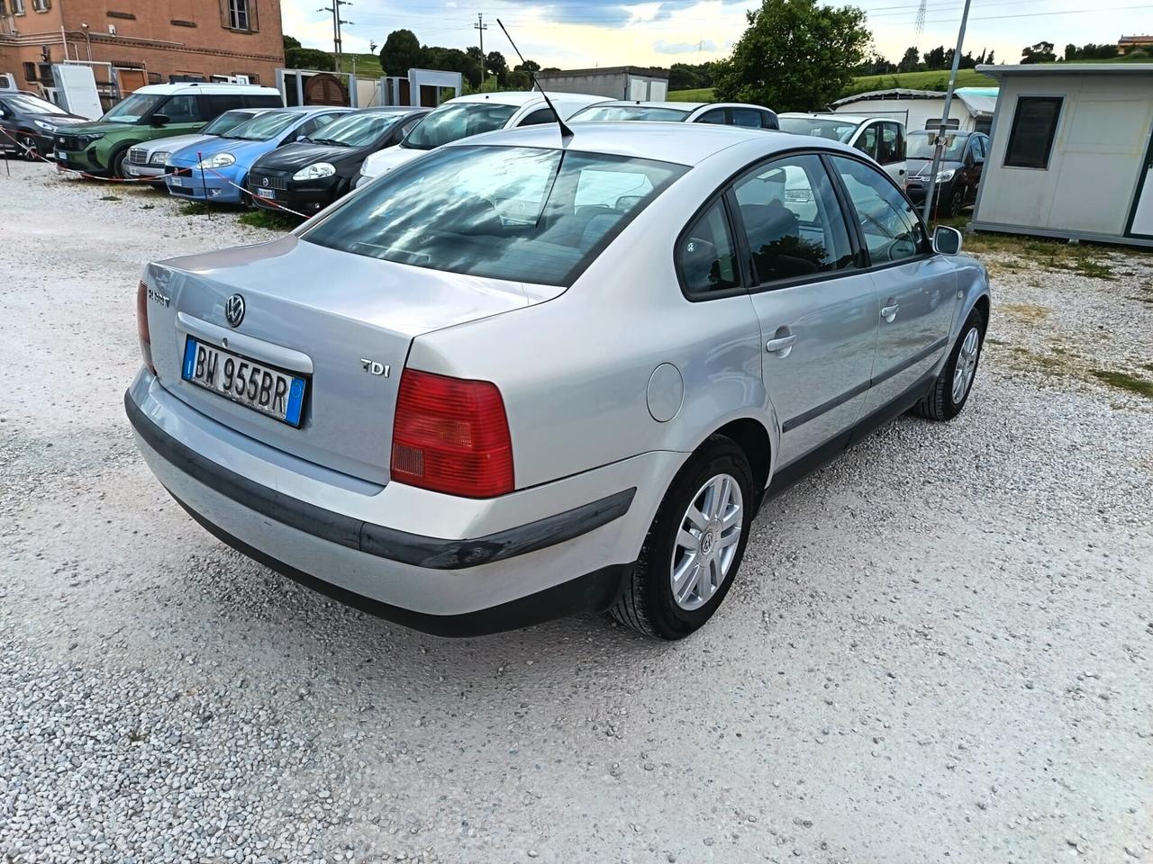 VOLKSWAGEN PASSAT 1 .9 TDI 116 CV – MOTORE COMPLETAMENTE RIFATTO OCCASIONE