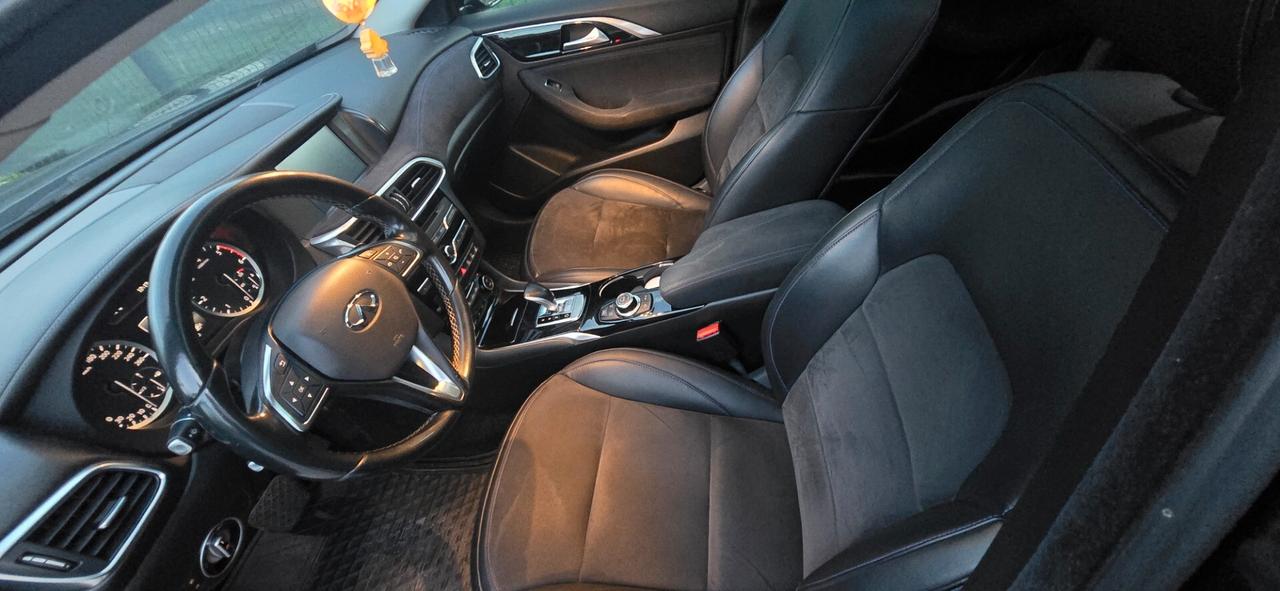 Infiniti Q30 Infinity