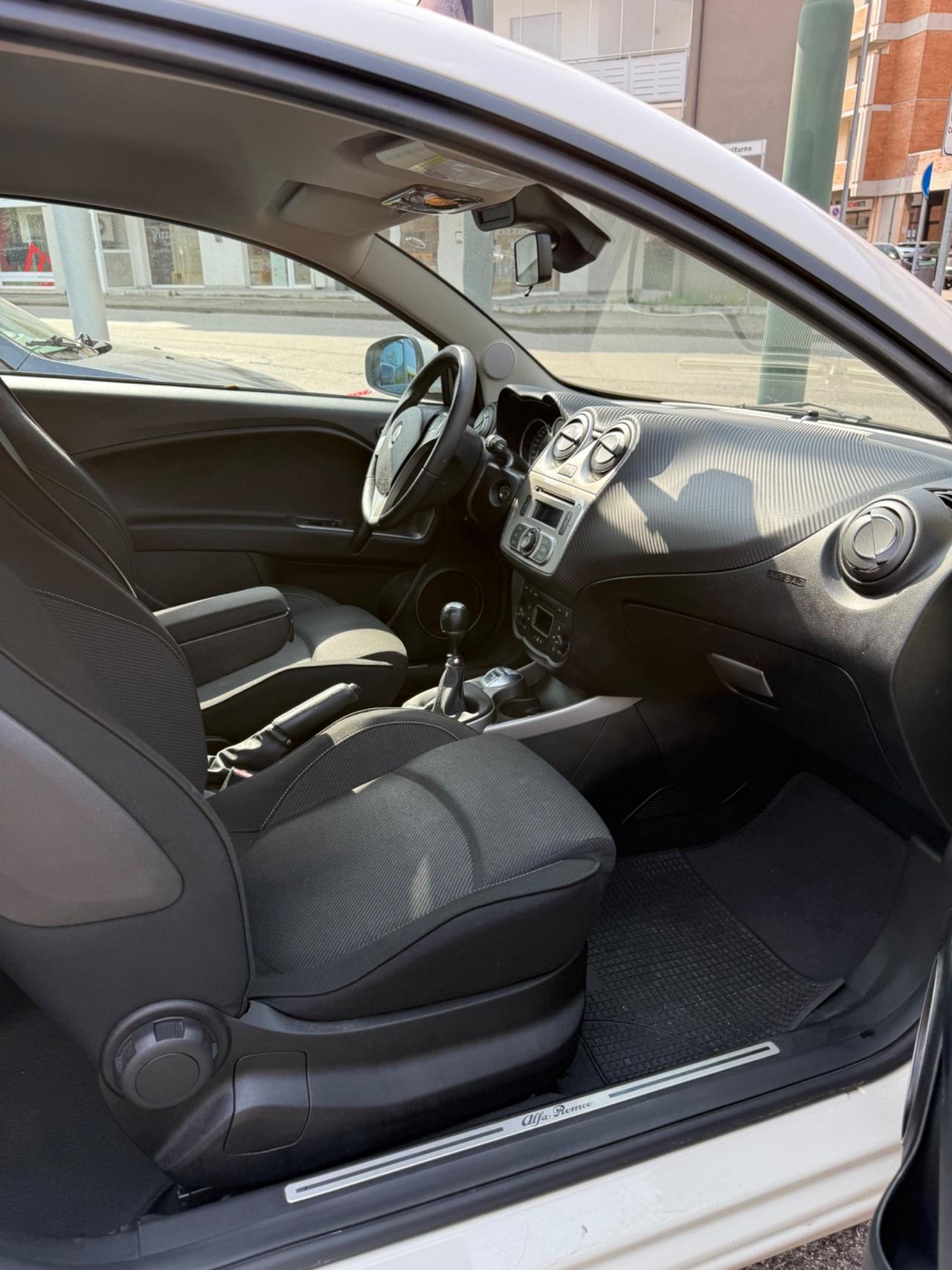 Alfa Romeo MiTo 1.3 JTDm-2 95 CV S&S Distinctive