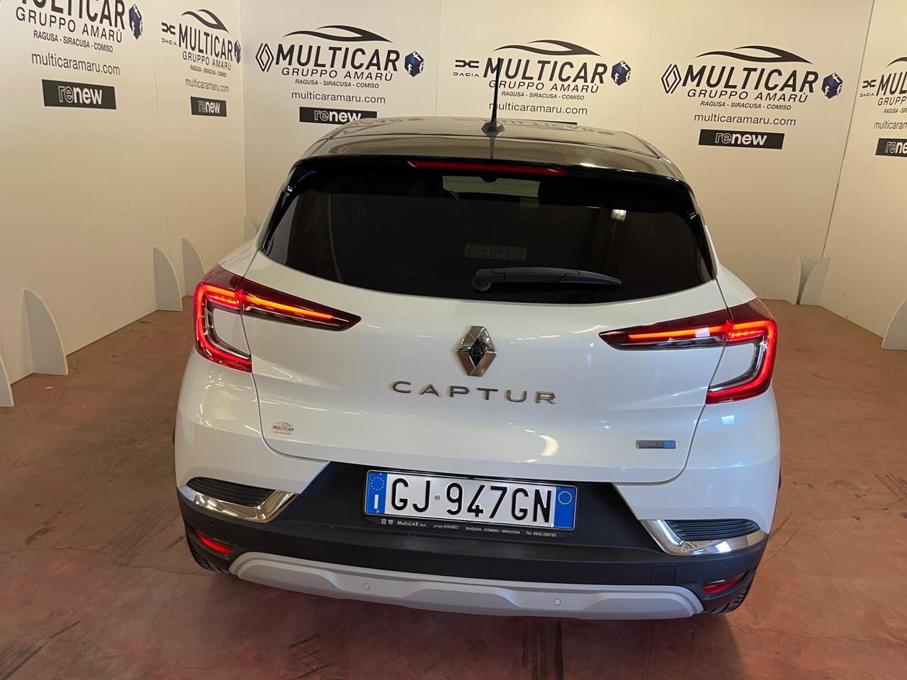 Renault Captur Plug-in Hybrid 160 CV Intens solo 8700km