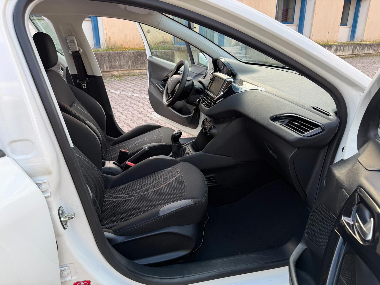 Peugeot 208 1.4 HDi Allure 36000 km!
