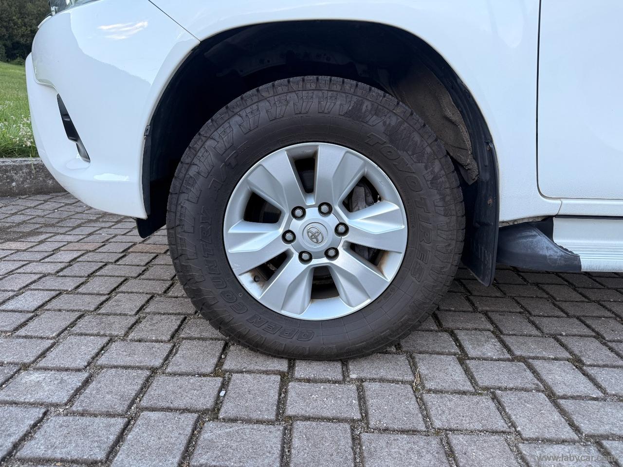 TOYOTA Hilux 2.4 D-4D 4WD 2p. EXTRA CAB CAMERA SENS PARK