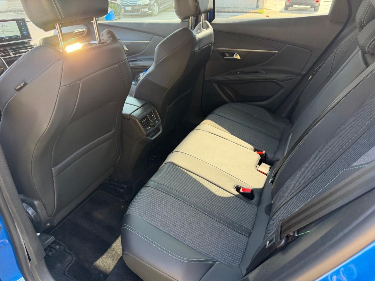 Peugeot 3008 BlueHDi 130 S&S EAT8 Allure