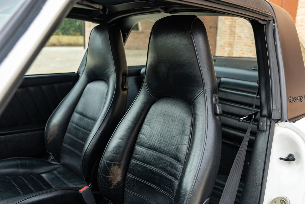 Porsche 911 CARRERA 3.2 G50 TARGA - RDS01800