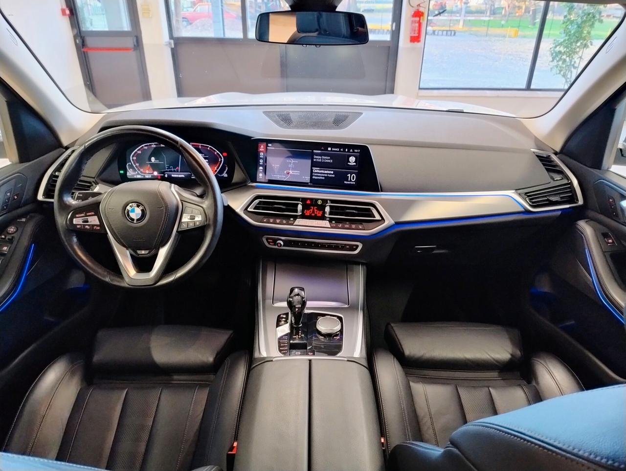 Bmw X5 xDRIVE 30d AUTO LIVE COMFORT KEYLESS LUCI AMBIENT CARPLAY