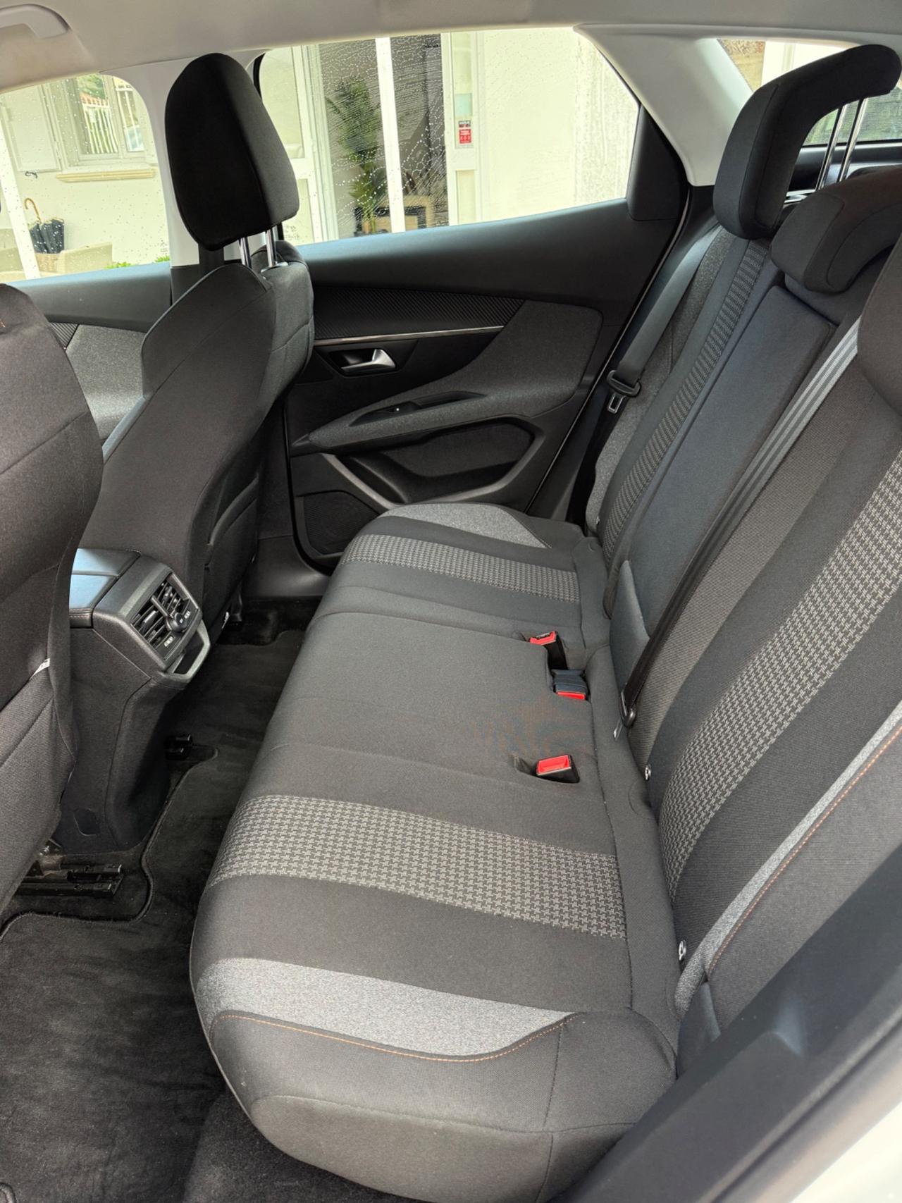 Peugeot 3008 BlueHDi 130 S&S Allure