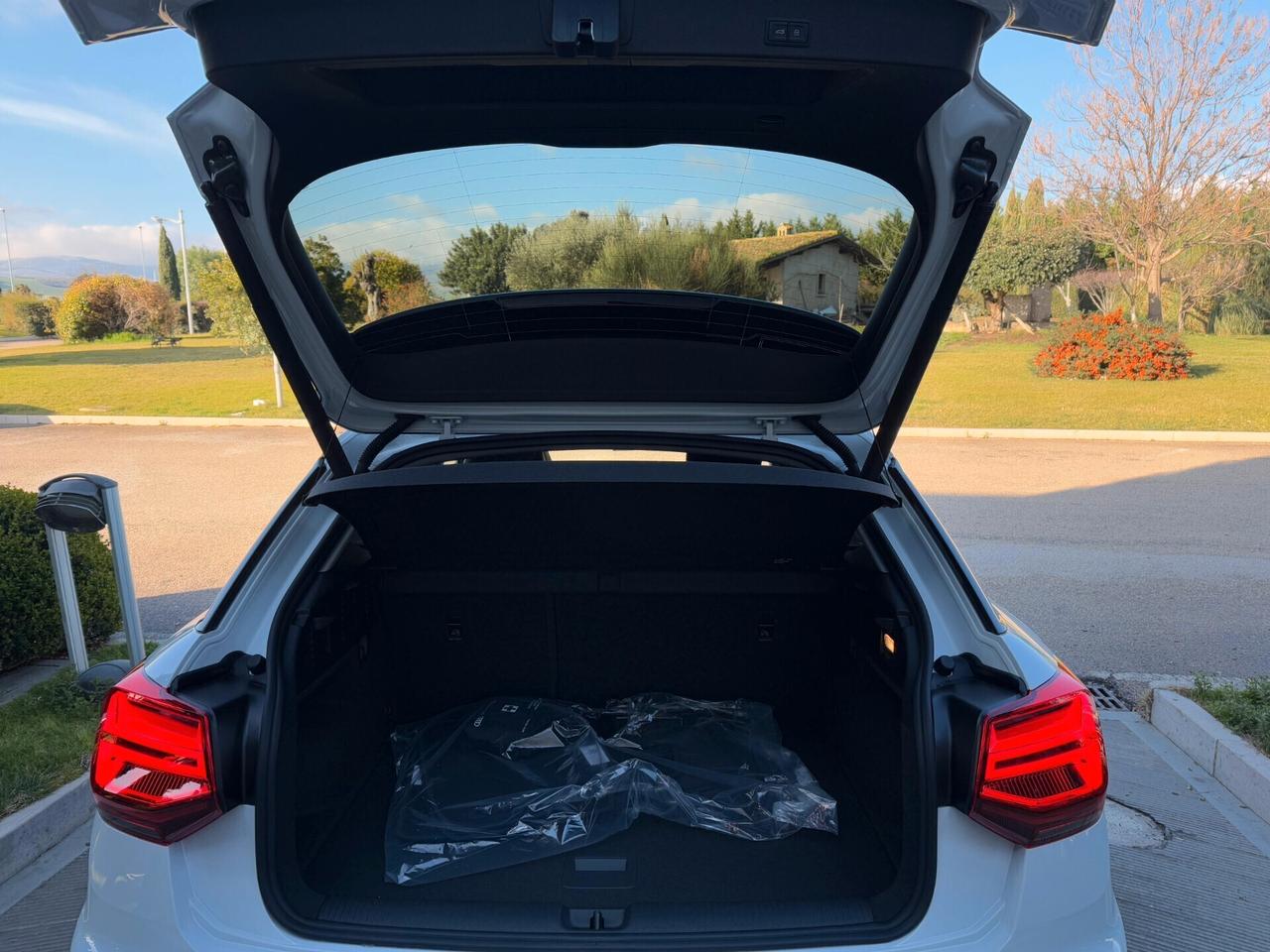 Audi Q2 35 TFSI S tronic Business Advanced