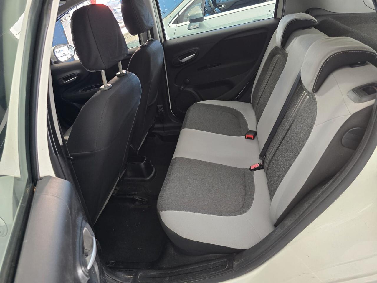 Fiat Punto 1.2 8V 5 porte Lounge motore sostituito certificato