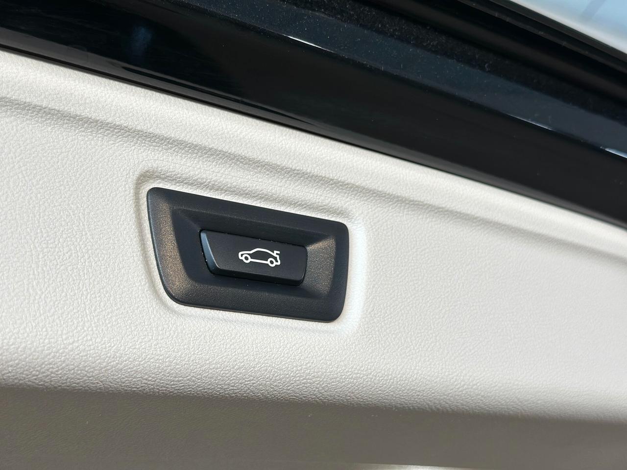 BMW 318 d Touring MHEV Business Advantage auto