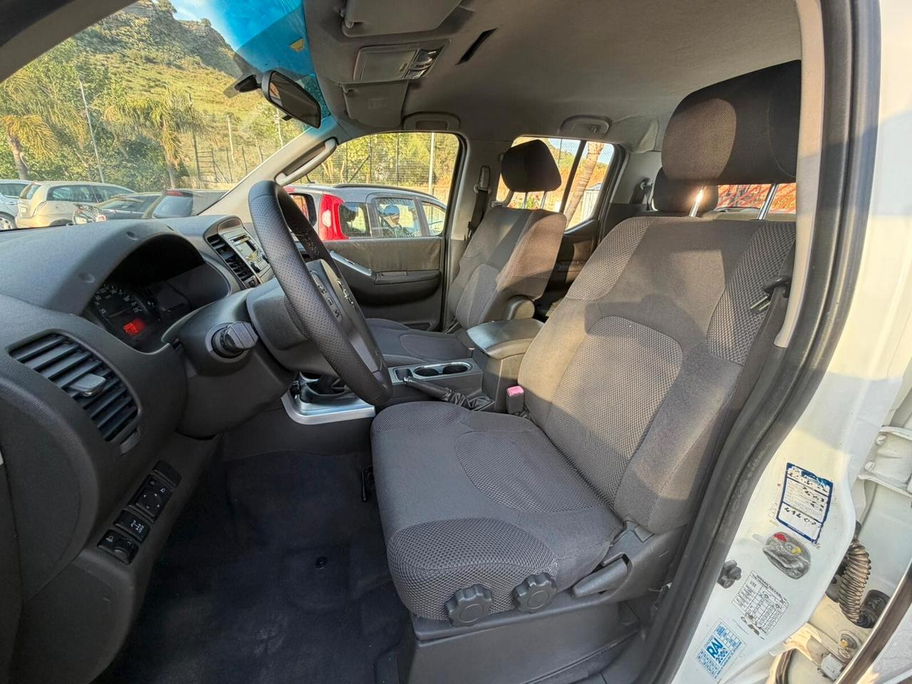 Nissan Navara 2.5 dCi 190CV 4 porte Double Cab LE