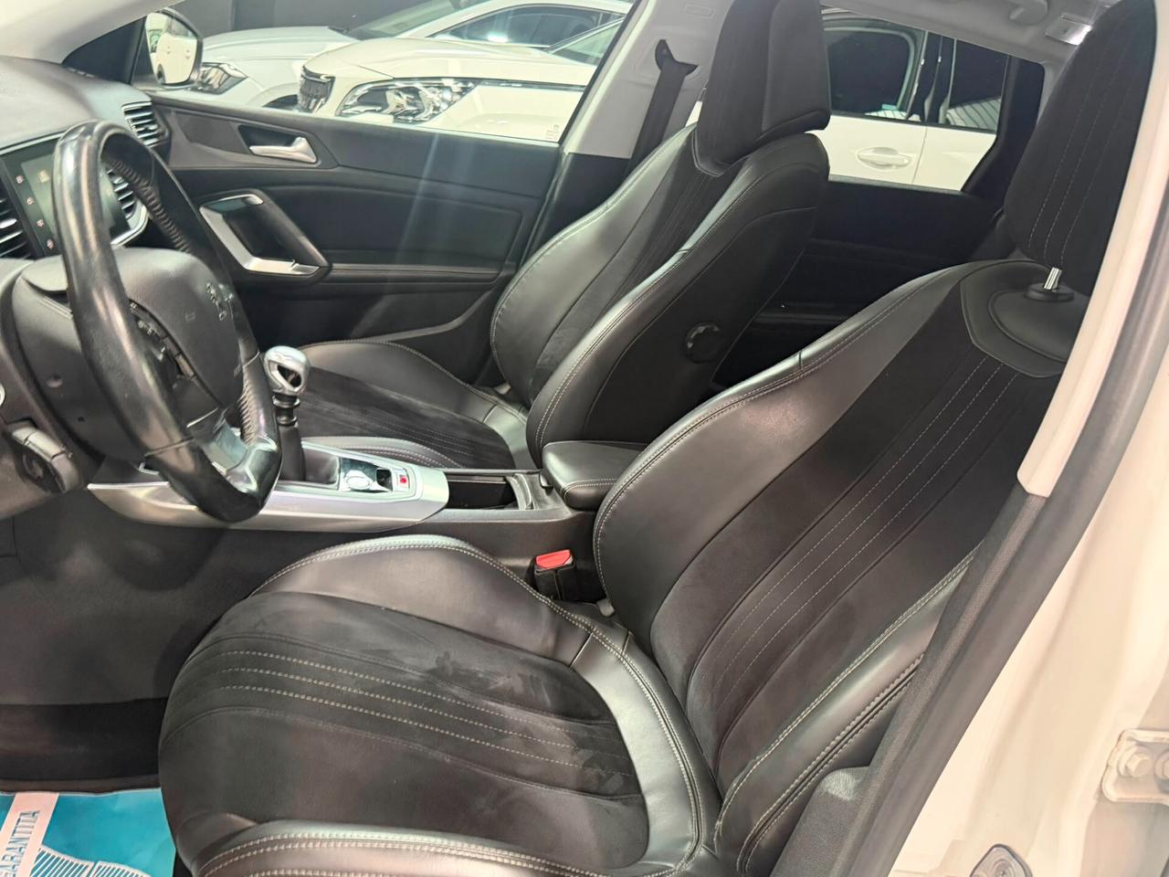 Peugeot 308 Tetto+Pelle+Led+Navigatore