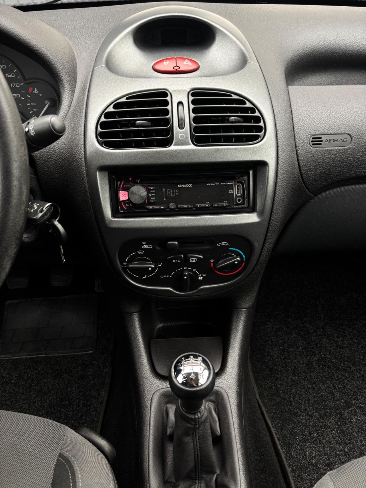 Peugeot 206 1.4 benzina. Neopatentati. Garanzia