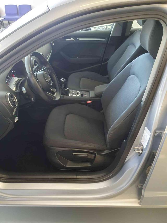AUDI A3 1.6 TDI 115cv Xenon