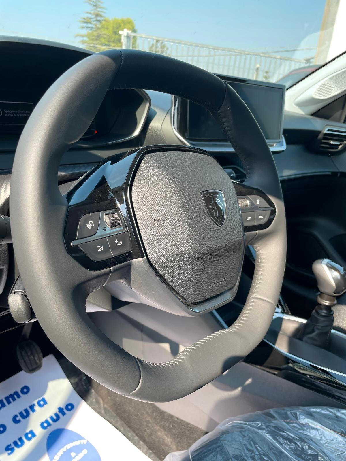 Peugeot 208 Business 1.2 100cv