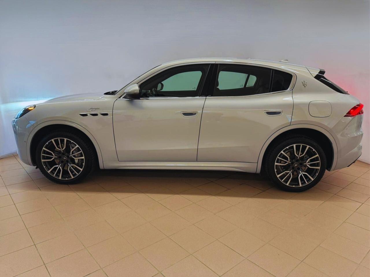 Maserati Grecale MHEV 300 CV AWD GT