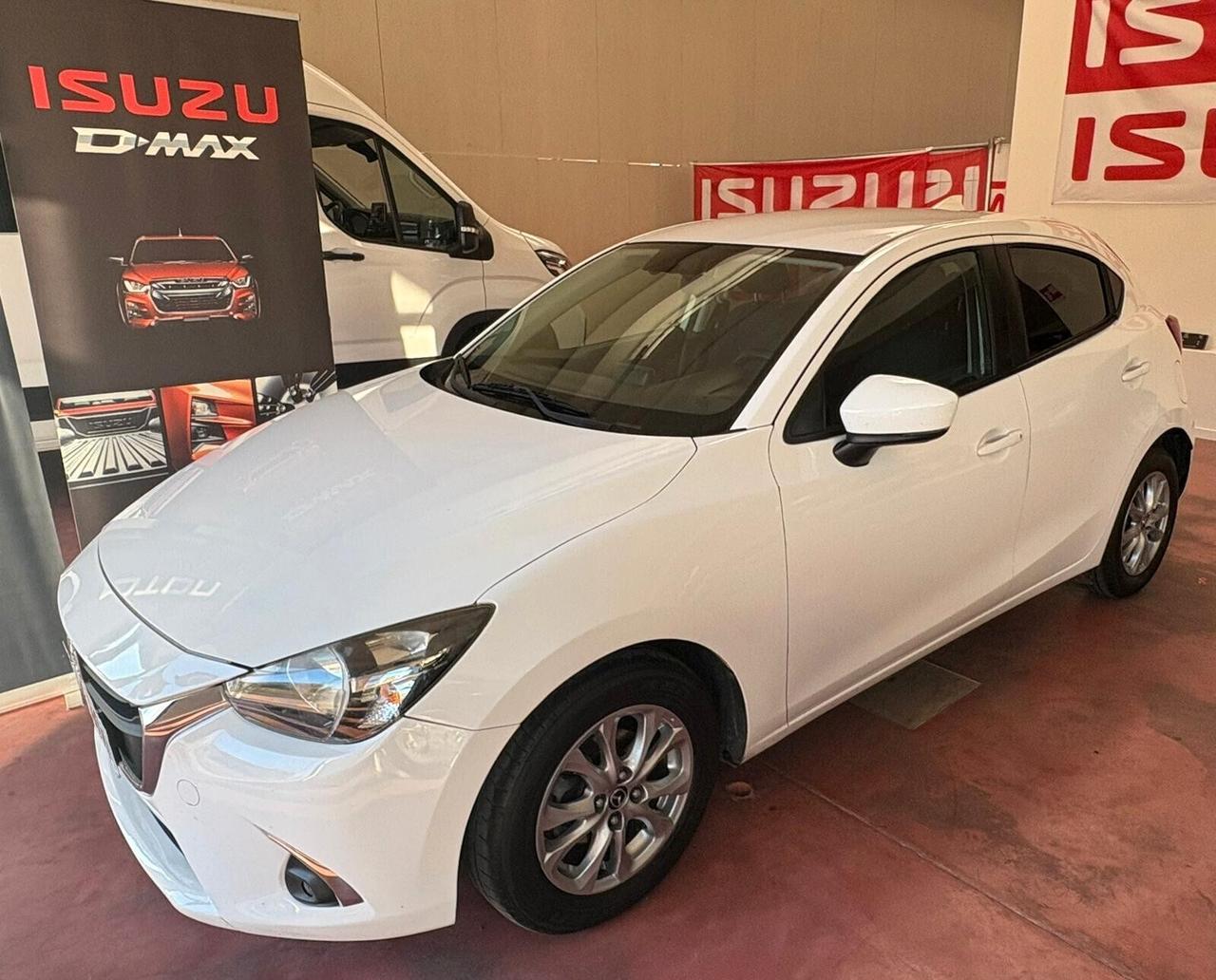 MAZDA 2 serie 3 Benzina 1.5 CV 75 per NEOPATENTATI Km 91.268 tagliandati Garanzia 12 mesi